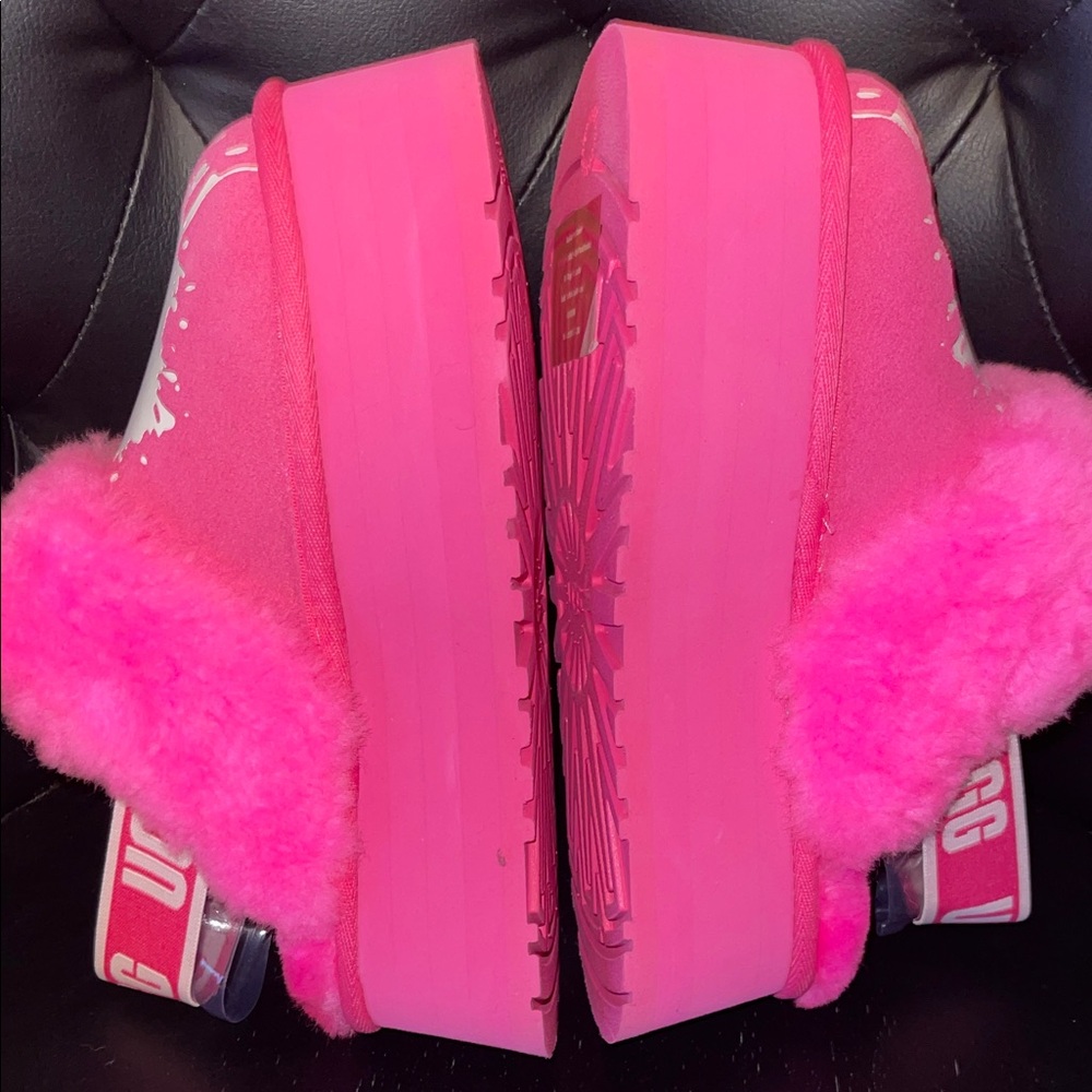 UGG Vibrant Pink Slippers with Heart Accent. Brand New‼️ Without Box - Picture 15 of 15